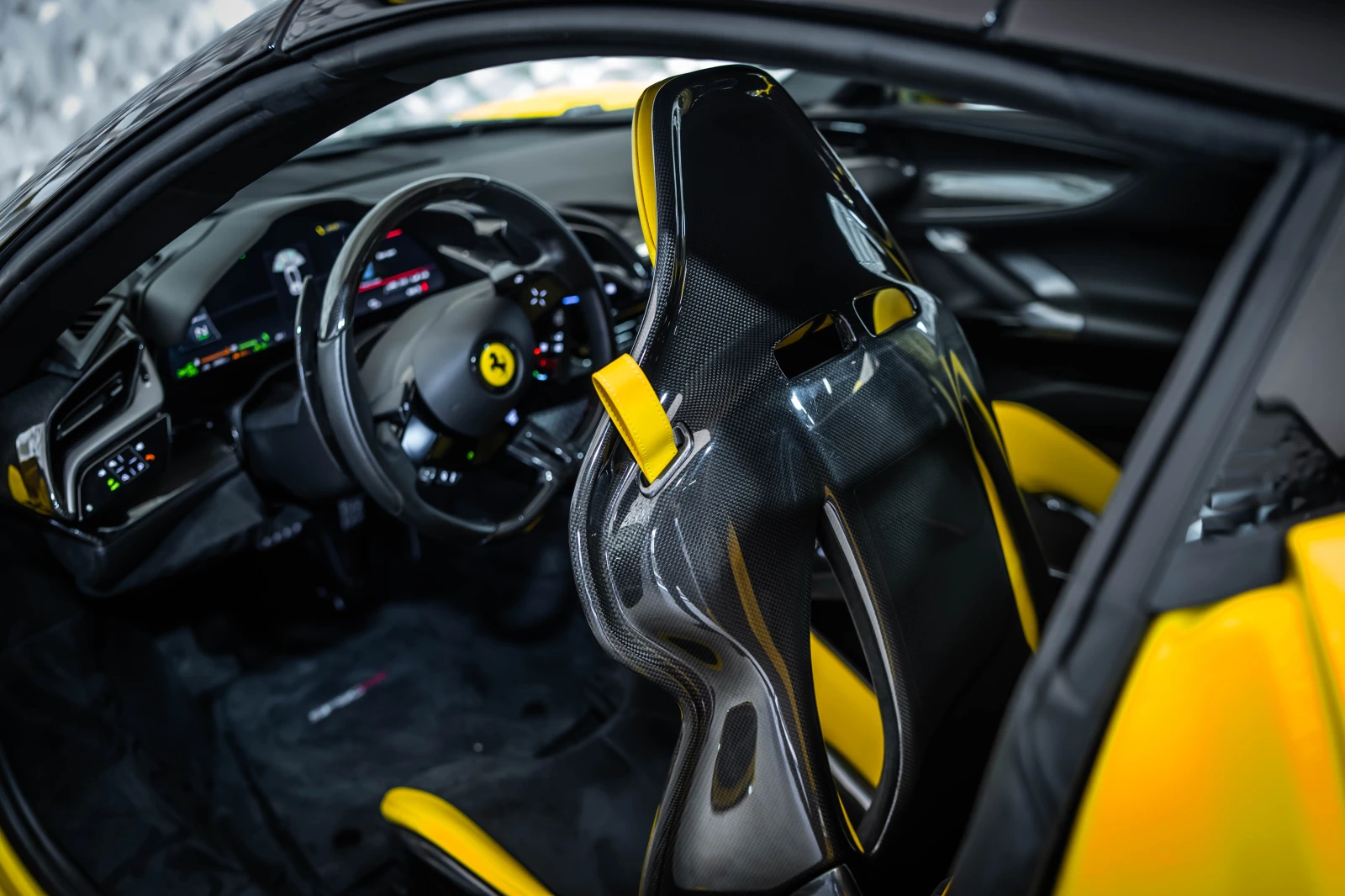 Ferrari SF 90 Spider Giallo Modena | Mobile.bg   13