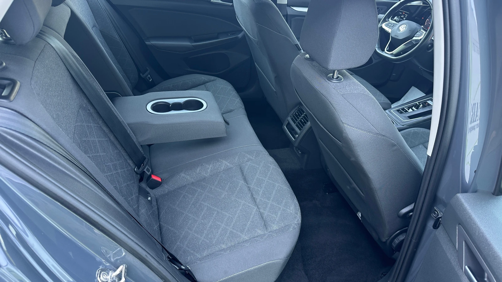 VW Golf 8 2.0 TDI / Automatic | Mobile.bg — изображение 11