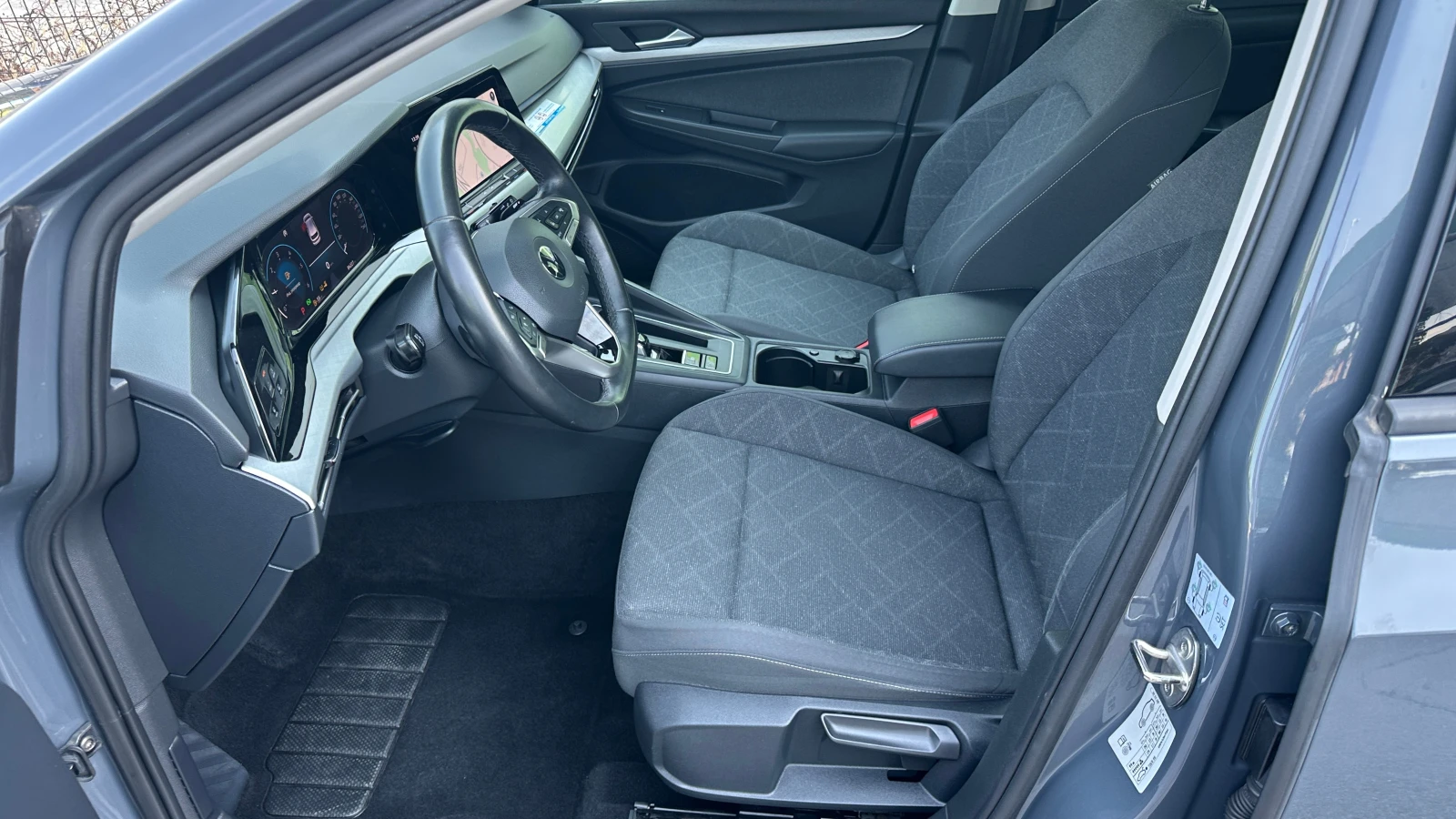 VW Golf 8 2.0 TDI / Automatic - изображение 8