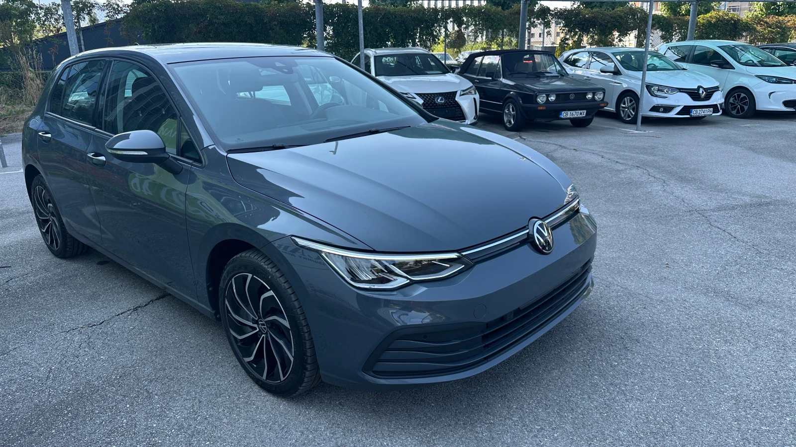 VW Golf 8 2.0 TDI / Automatic - изображение 2