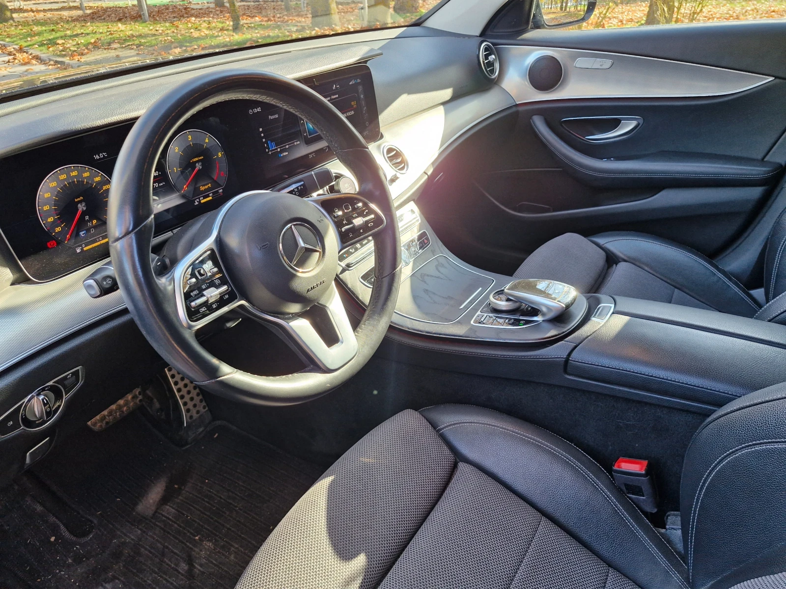 Mercedes-Benz E 220 2019 digital cockpit  | Mobile.bg   12