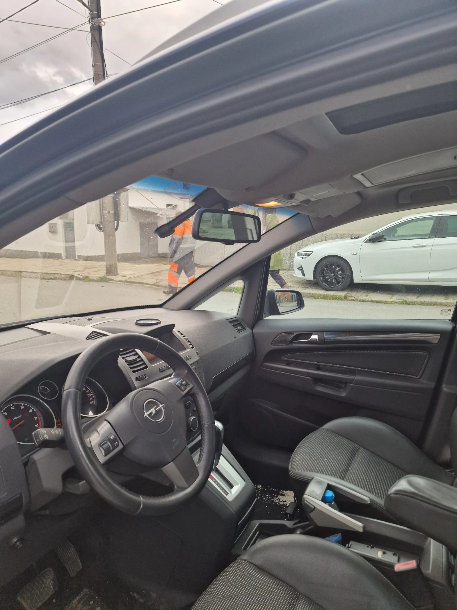 Opel Zafira, снимка 8 - Автомобили и джипове - 54087961