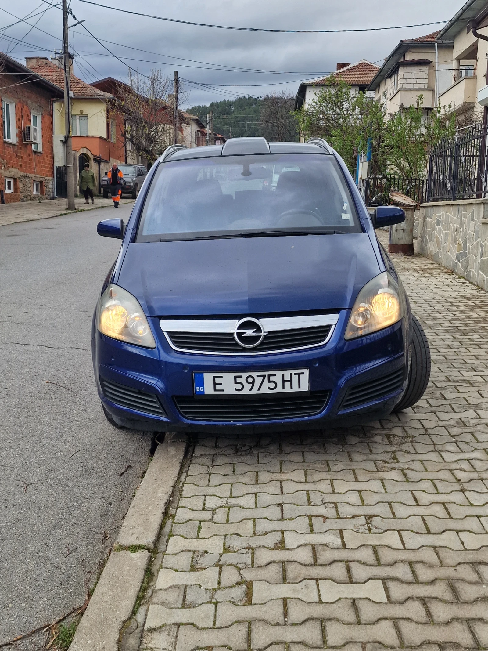 Opel Zafira, снимка 2 - Автомобили и джипове - 54087961