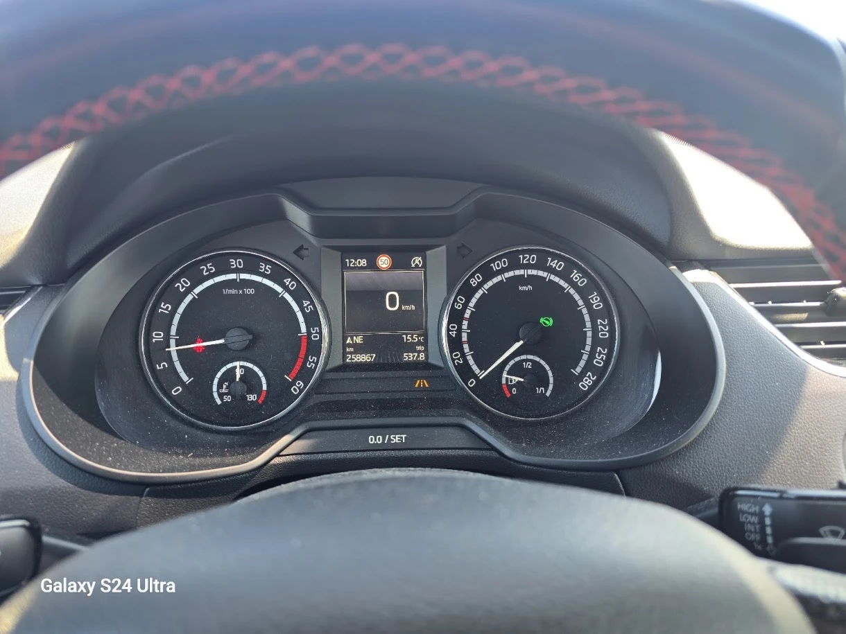 Skoda Octavia, снимка 6 - Автомобили и джипове - 54100399