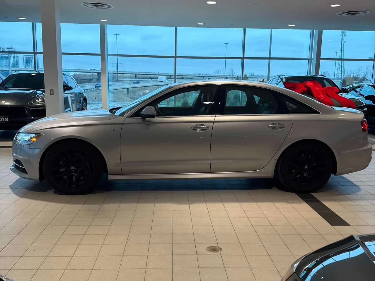 Audi A6 Progressiv  CARFAX, снимка 2 - Автомобили и джипове - 54312214