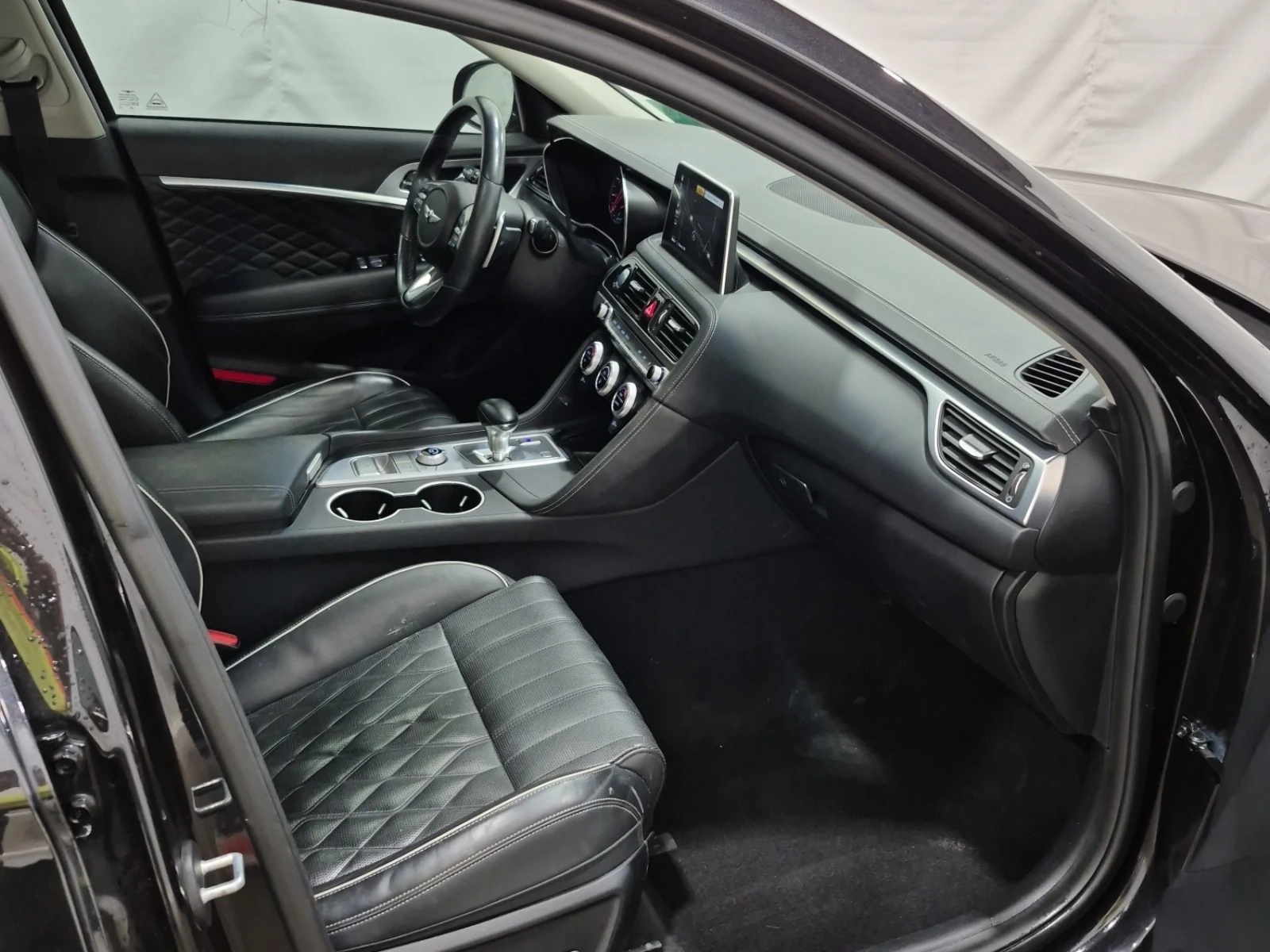 Genesis G70 3.3T SPORT * * CARFAX * * ���� ������ * *  | Mobile.bg � ����������� 9