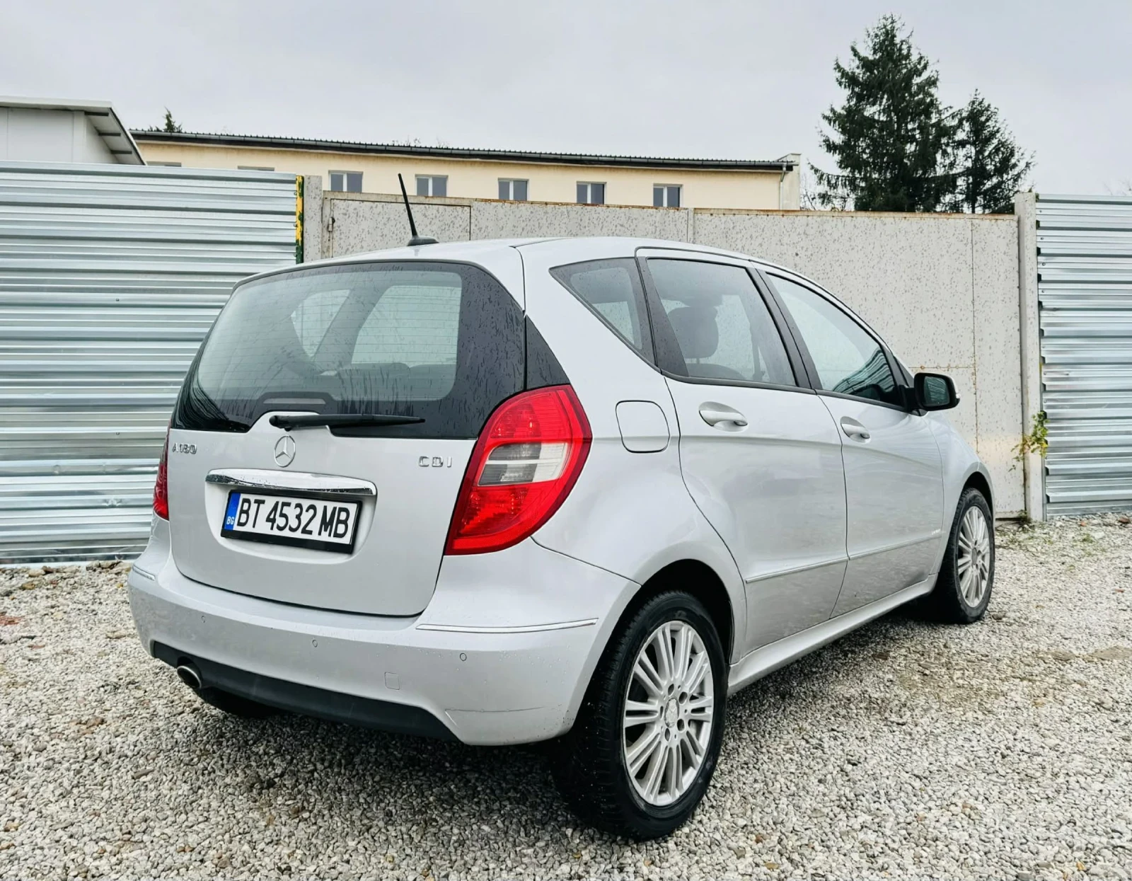 Mercedes-Benz A 180 АВТОМАТ* НАВИГАЦИЯ , снимка 7 - Автомобили и джипове - 54815360