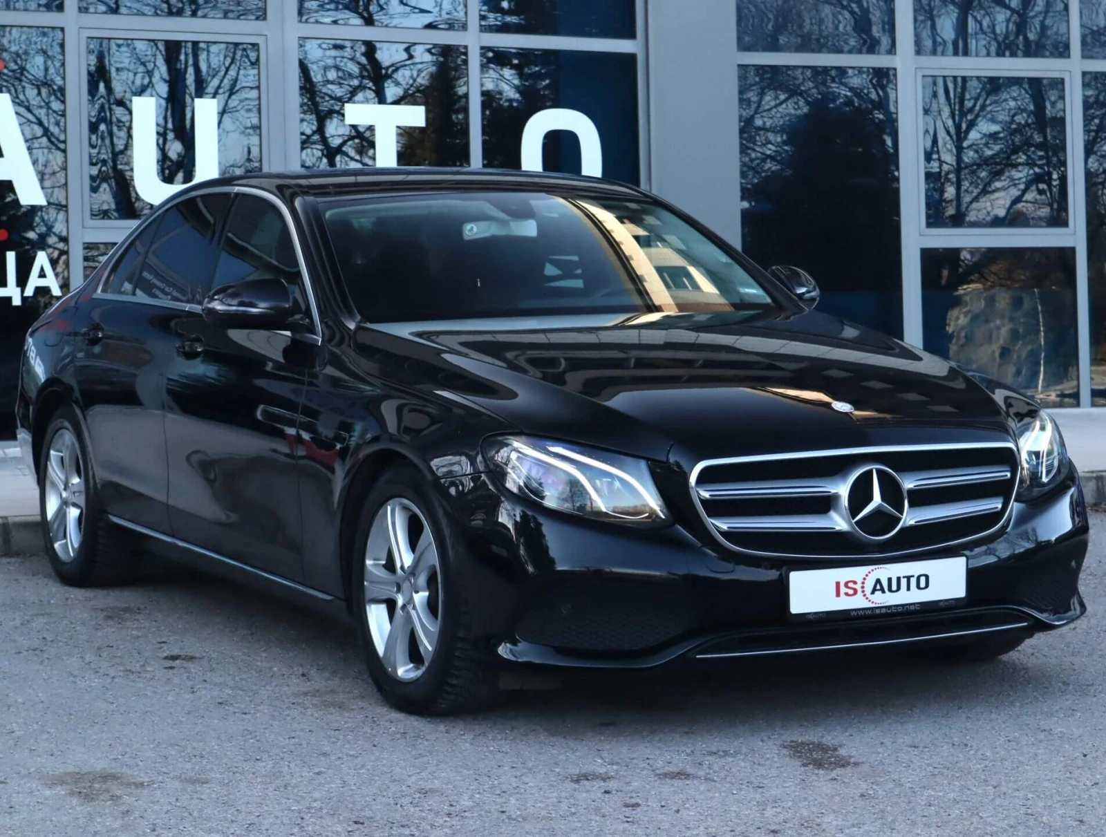 Mercedes-Benz E 220 CDI/Avantgarde/Dynamic Select/PRE-SAFE/Collision P, снимка 3 - Автомобили и джипове - 55009867
