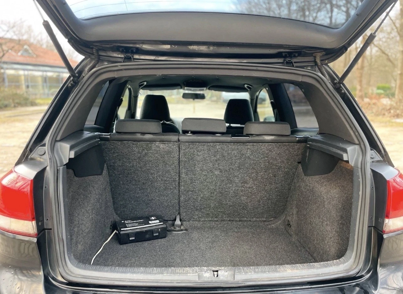 VW Golf 1.6 TDI 105 k.c, снимка 8 - Автомобили и джипове - 55019354
