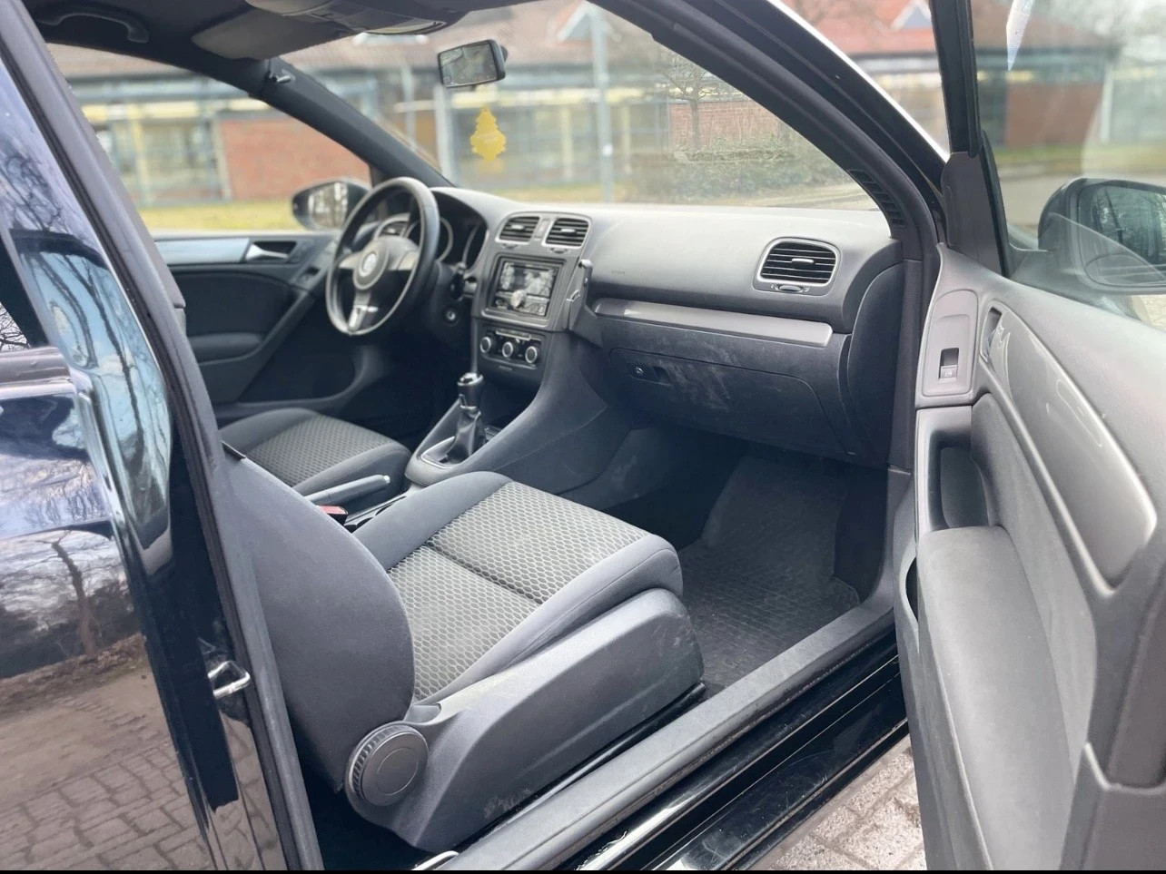 VW Golf 1.6 TDI 105 k.c, снимка 6 - Автомобили и джипове - 55019354