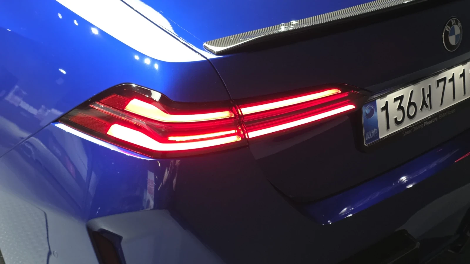 BMW M5 Iconic Glow| Adaptive LED| B&Wilkins| Live Cockpit, снимка 5 - Автомобили и джипове - 55075860