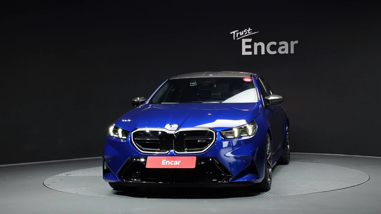 BMW M5 Iconic Glow| Adaptive LED| B&Wilkins| Live Cockpit, снимка 3 - Автомобили и джипове - 55075860