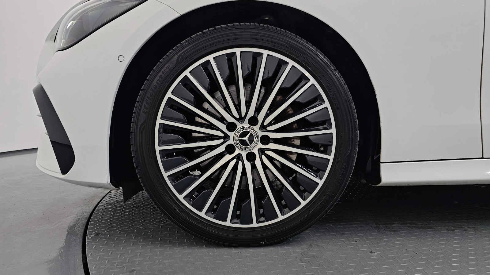 Mercedes-Benz CLE 200 CARBON* DISTRONIC* 360 КАМЕРИ* ОБДУХВАНЕ* ПОДГРЕВ, снимка 5 - Автомобили и джипове - 55234190