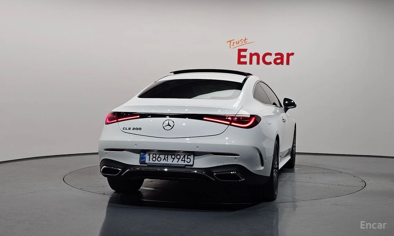 Mercedes-Benz CLE 200 CARBON* DISTRONIC* 360 КАМЕРИ* ОБДУХВАНЕ* ПОДГРЕВ, снимка 3 - Автомобили и джипове - 55234190