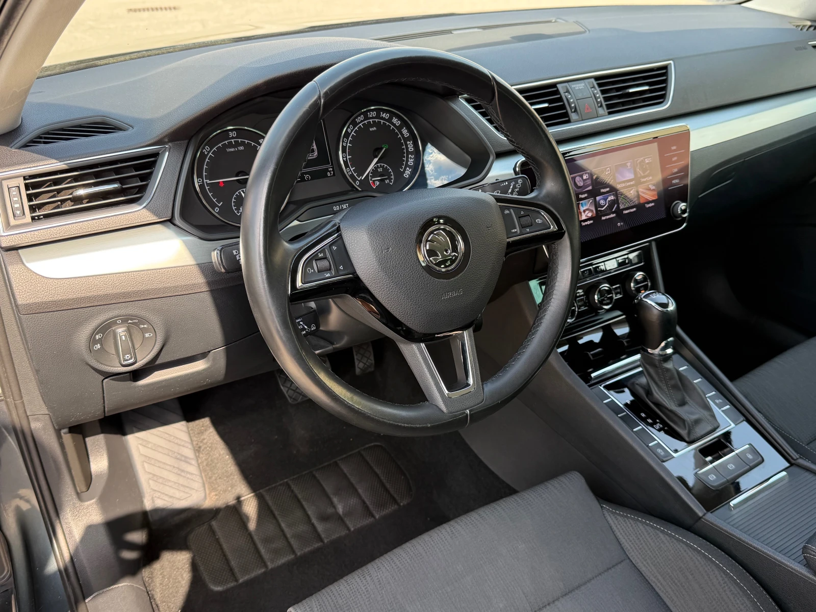 Skoda Superb 2.0TDI DSG 150к.с. !ТОП СЪСТОЯНИЕ !, снимка 10 - Автомобили и джипове - 55576029