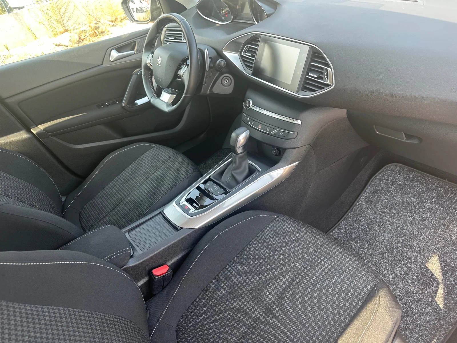Peugeot 308 1.5HDi 130ph NAVI* LED* F1* EURO6D, снимка 10 - Автомобили и джипове - 55770943