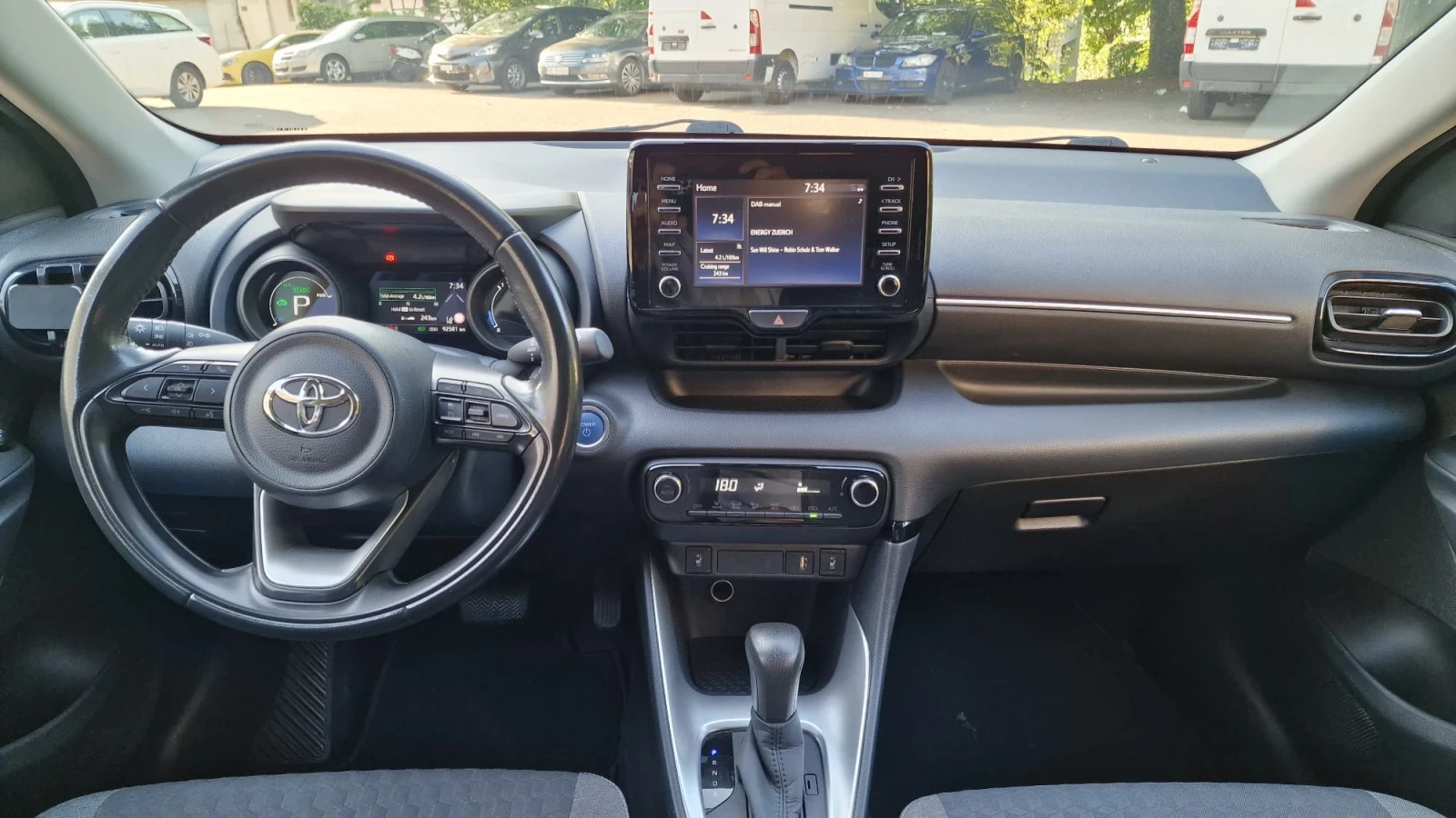 Toyota Yaris 1, 5 HEV LED NAVI CAMERA Швейцария , снимка 12 - Автомобили и джипове - 55802512