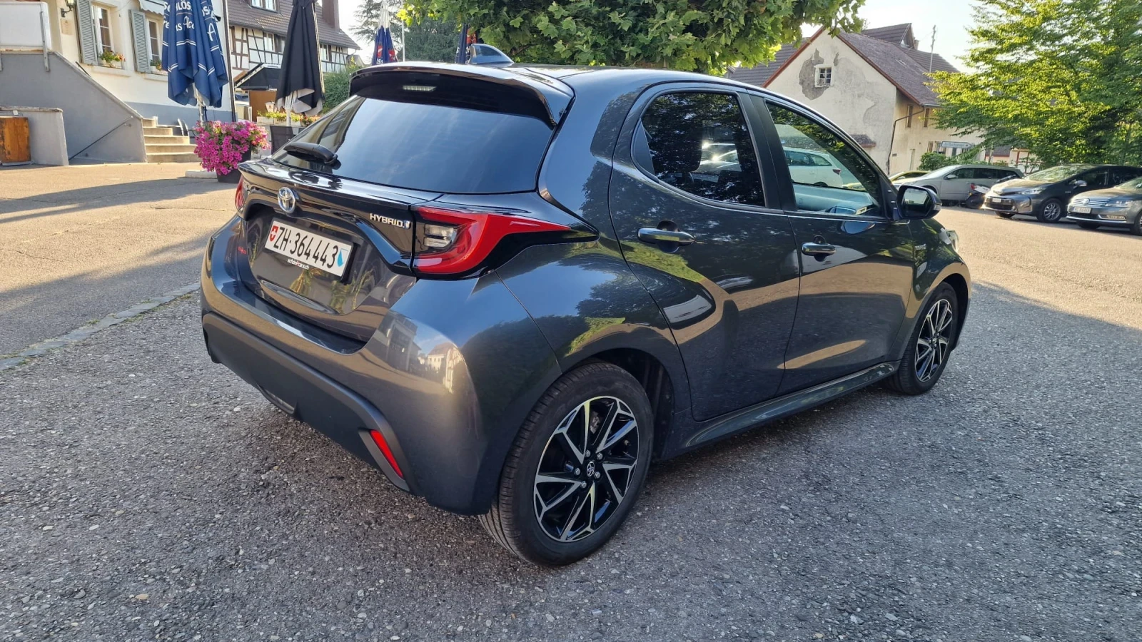Toyota Yaris 1, 5 HEV LED NAVI CAMERA Швейцария , снимка 5 - Автомобили и джипове - 55802512