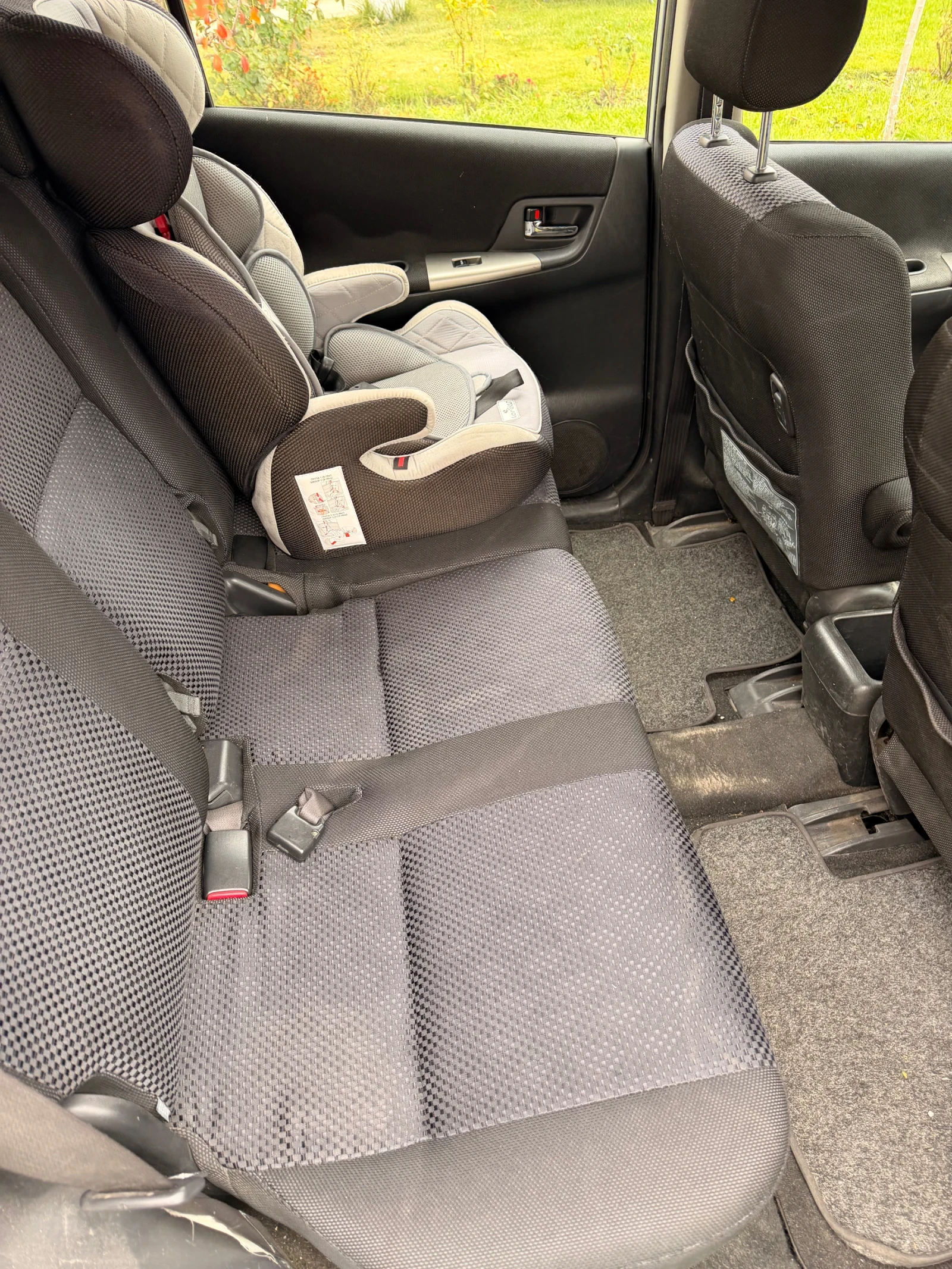 Toyota Corolla verso, снимка 4 - Автомобили и джипове - 56546827