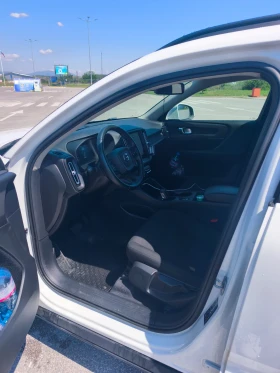 Volvo XC40, снимка 3