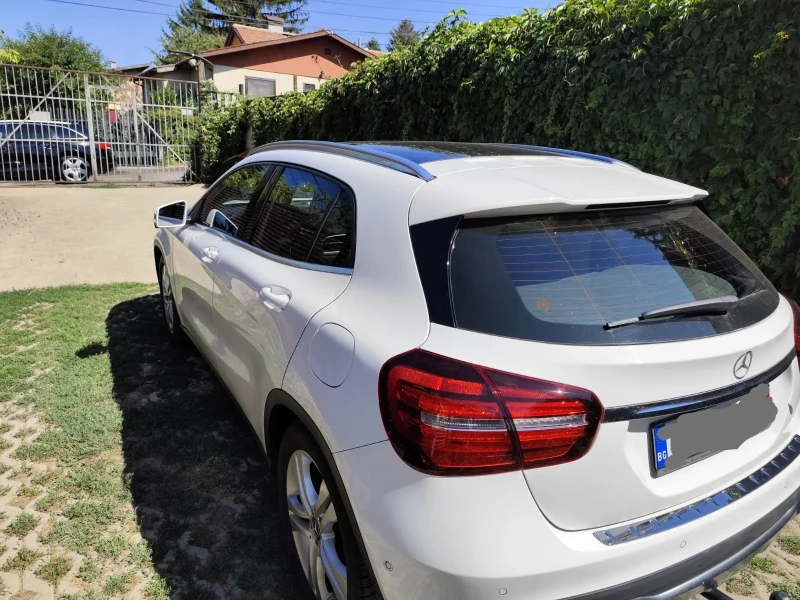 Mercedes-Benz GLA 200 Facelift, 52 500km, Panorama, снимка 4 - Автомобили и джипове - 48952340