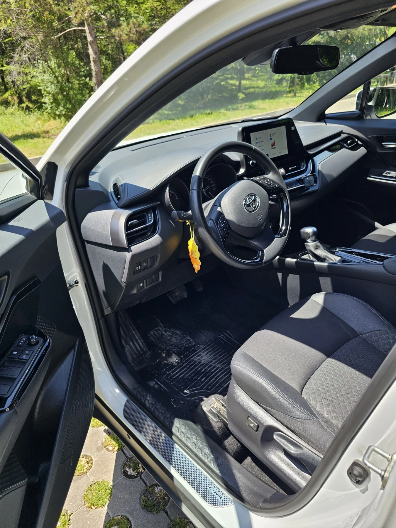 Toyota C-HR e-CVT Club - изображение 9