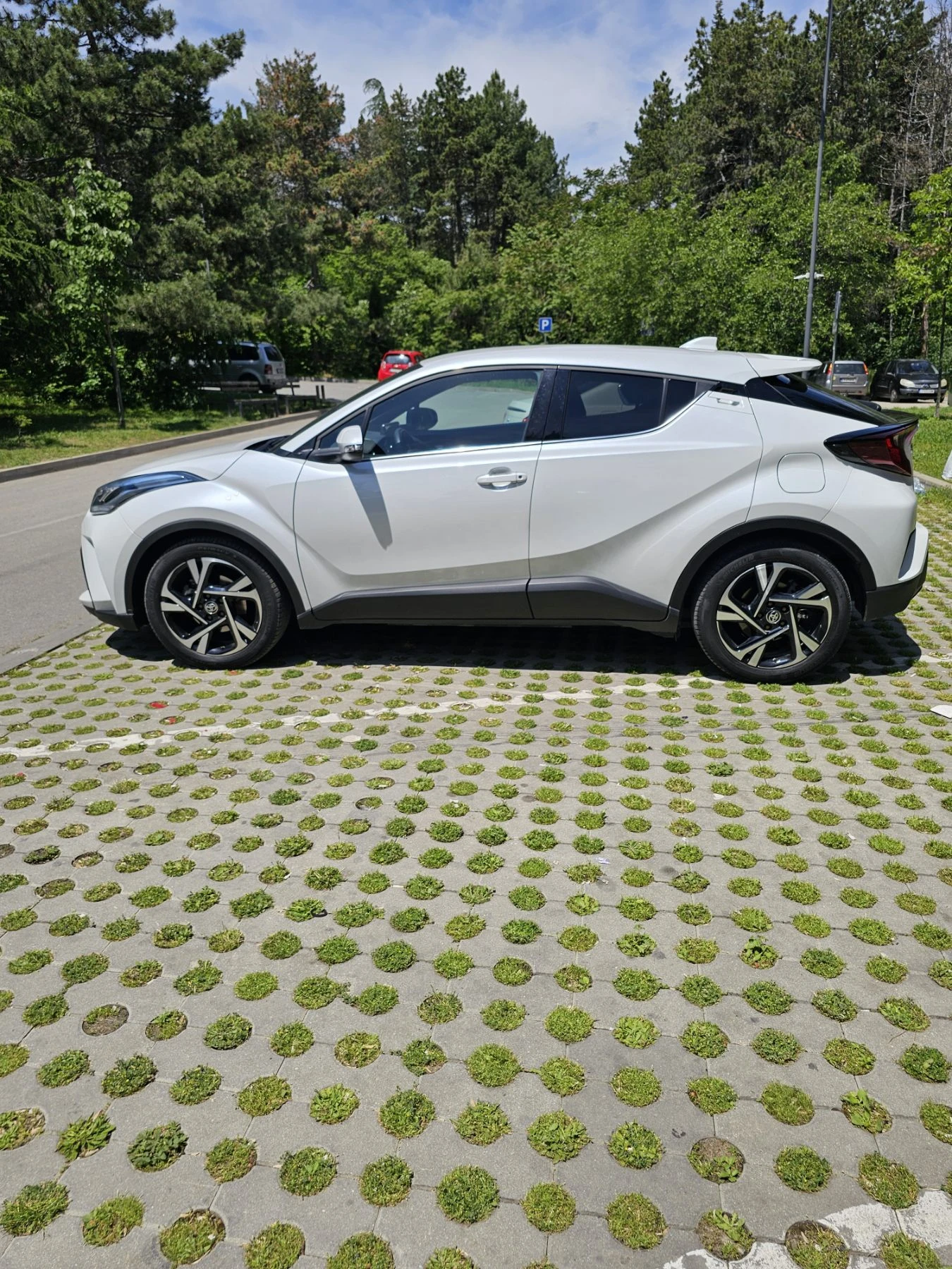 Toyota C-HR e-CVT Club - изображение 6