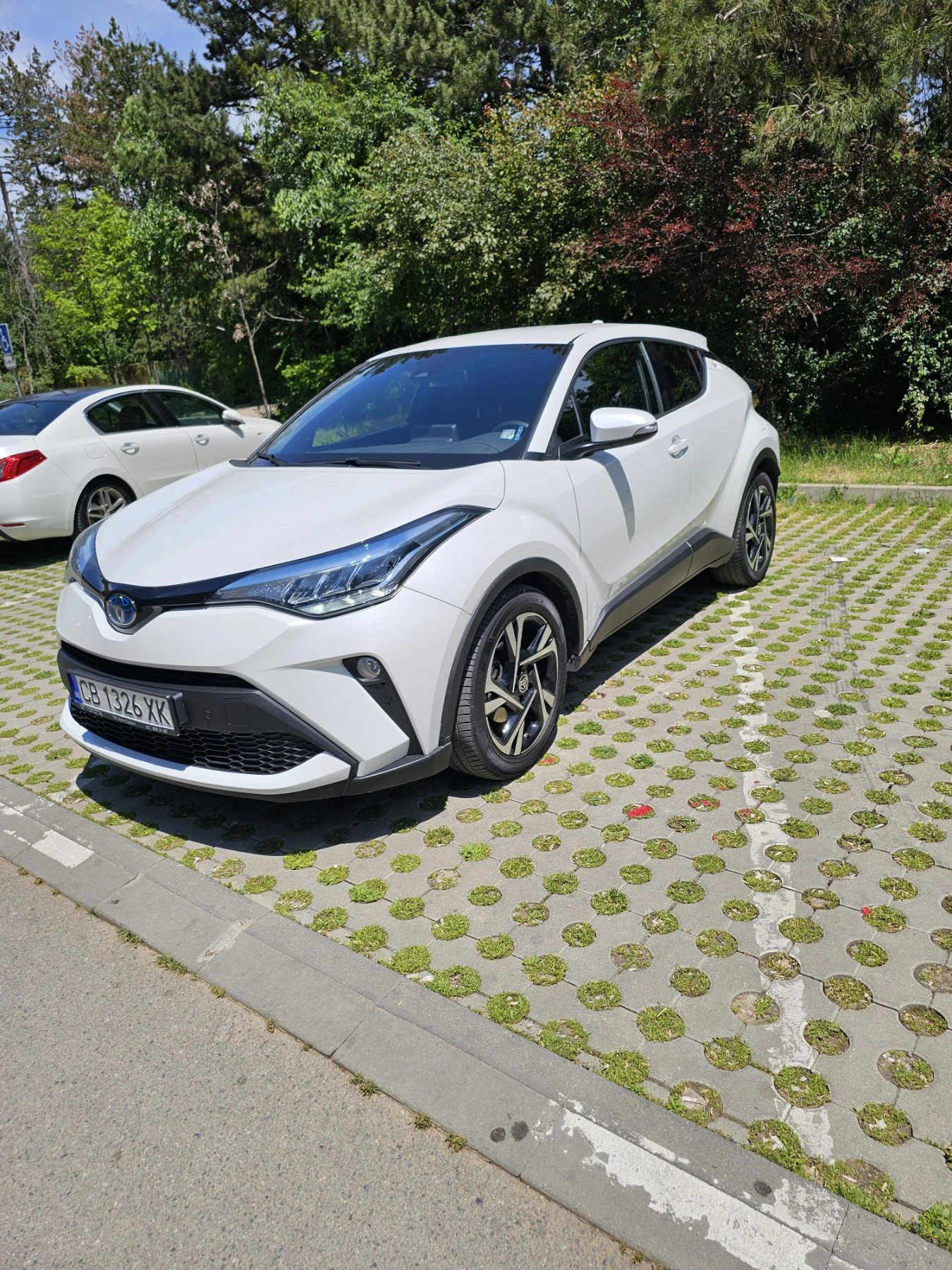 Toyota C-HR e-CVT Club - изображение 2