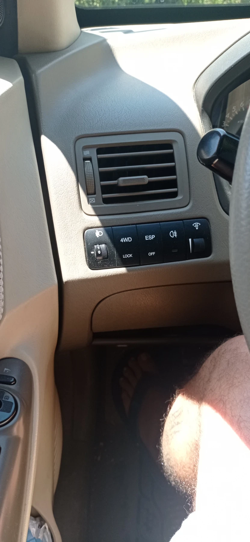 Hyundai Tucson 2.0 - изображение 6