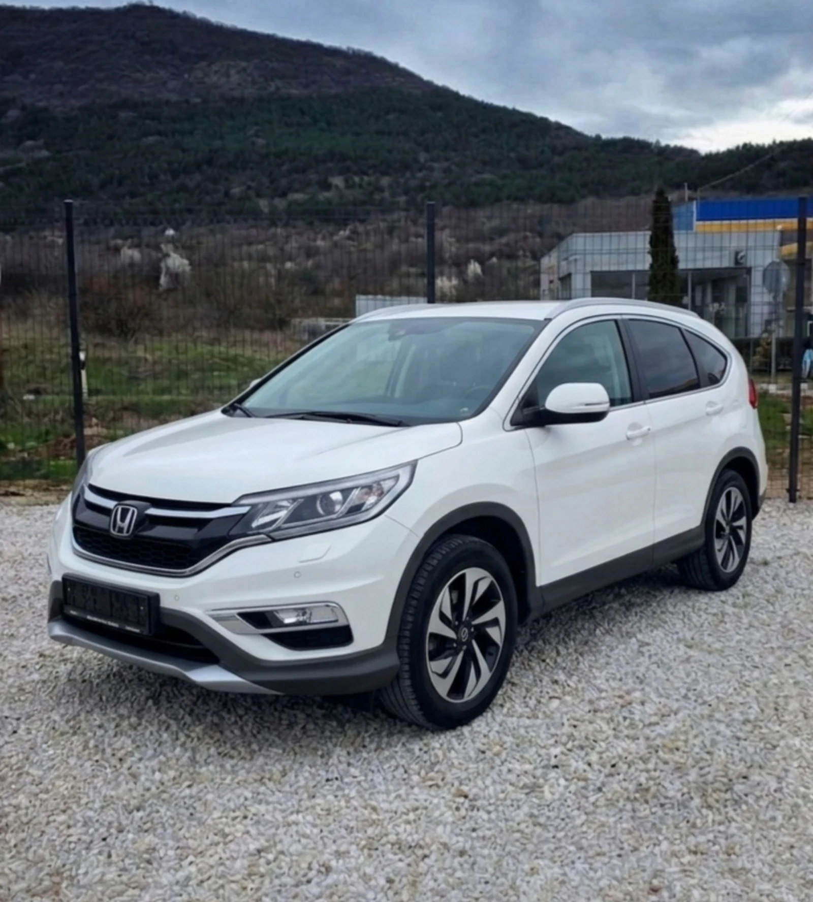 Honda Cr-v FULL SERVICE IN HONDA 78.000км  Exeutive , снимка 3 - Автомобили и джипове - 54047368