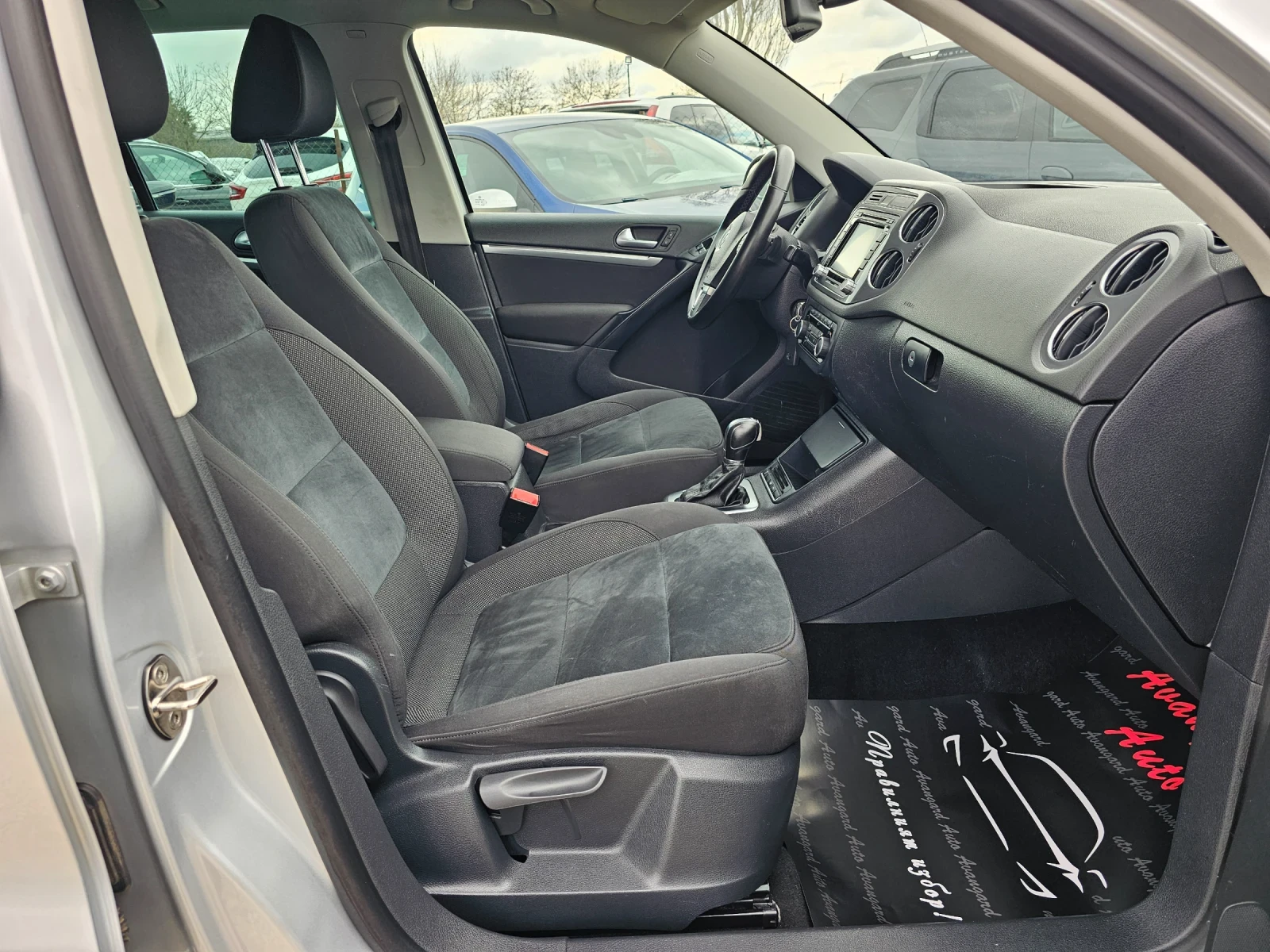 VW Tiguan 2.0TDI, 140к.с., 4х4, DSG, снимка 9 - Автомобили и джипове - 54161251