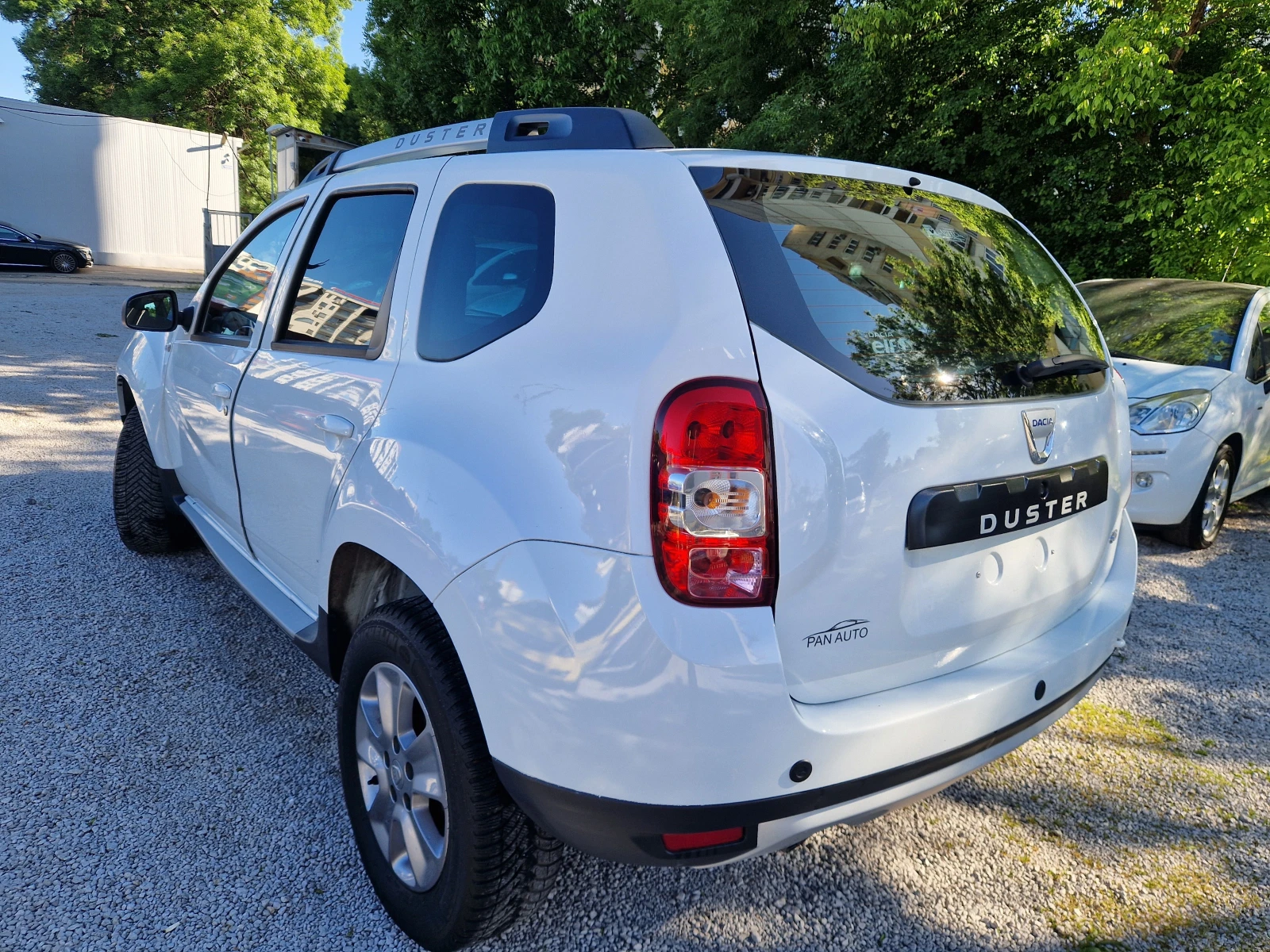Dacia Duster 1.5dci, снимка 7 - Автомобили и джипове - 54256449