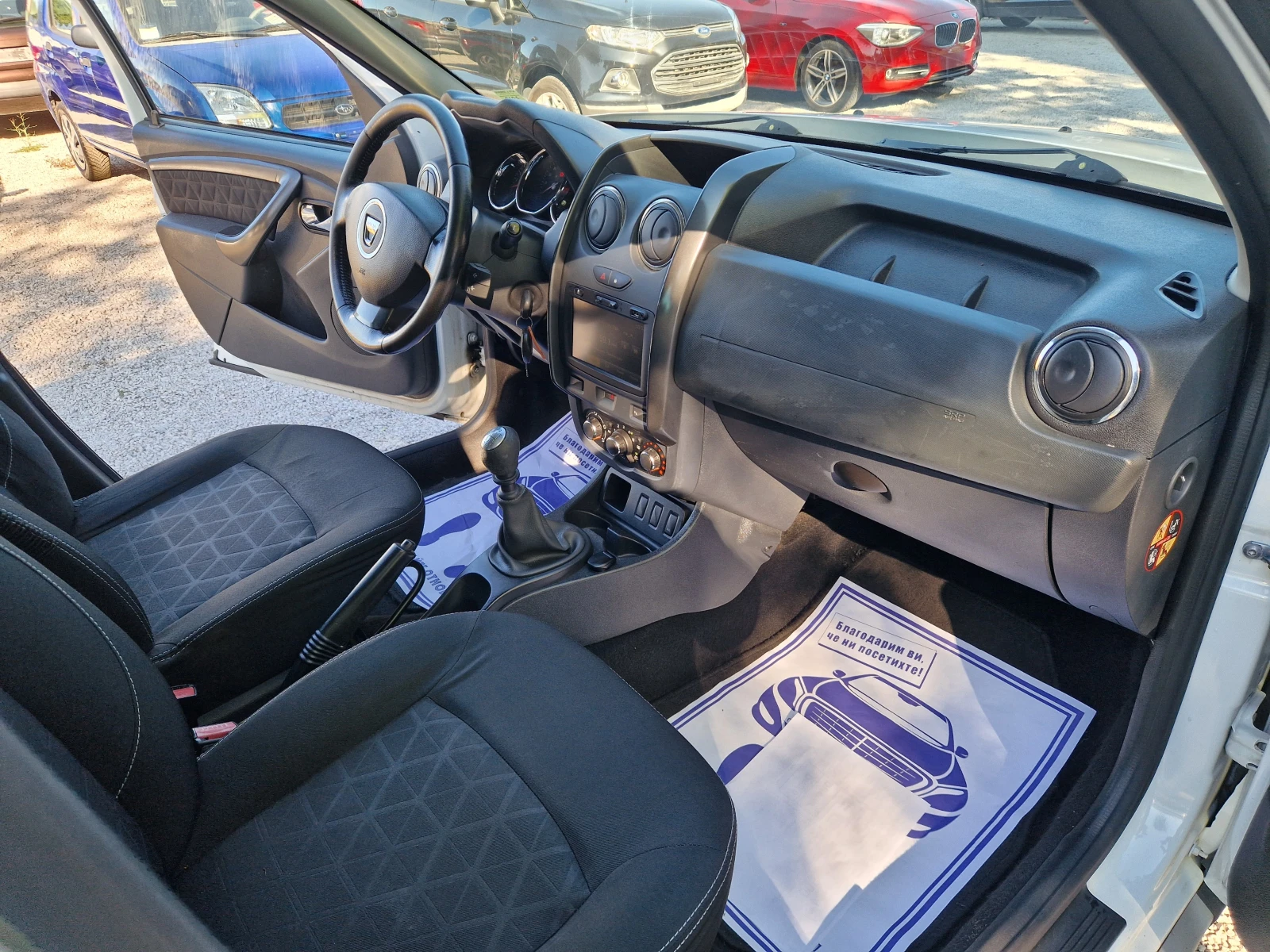Dacia Duster 1.5dci, снимка 12 - Автомобили и джипове - 54256449
