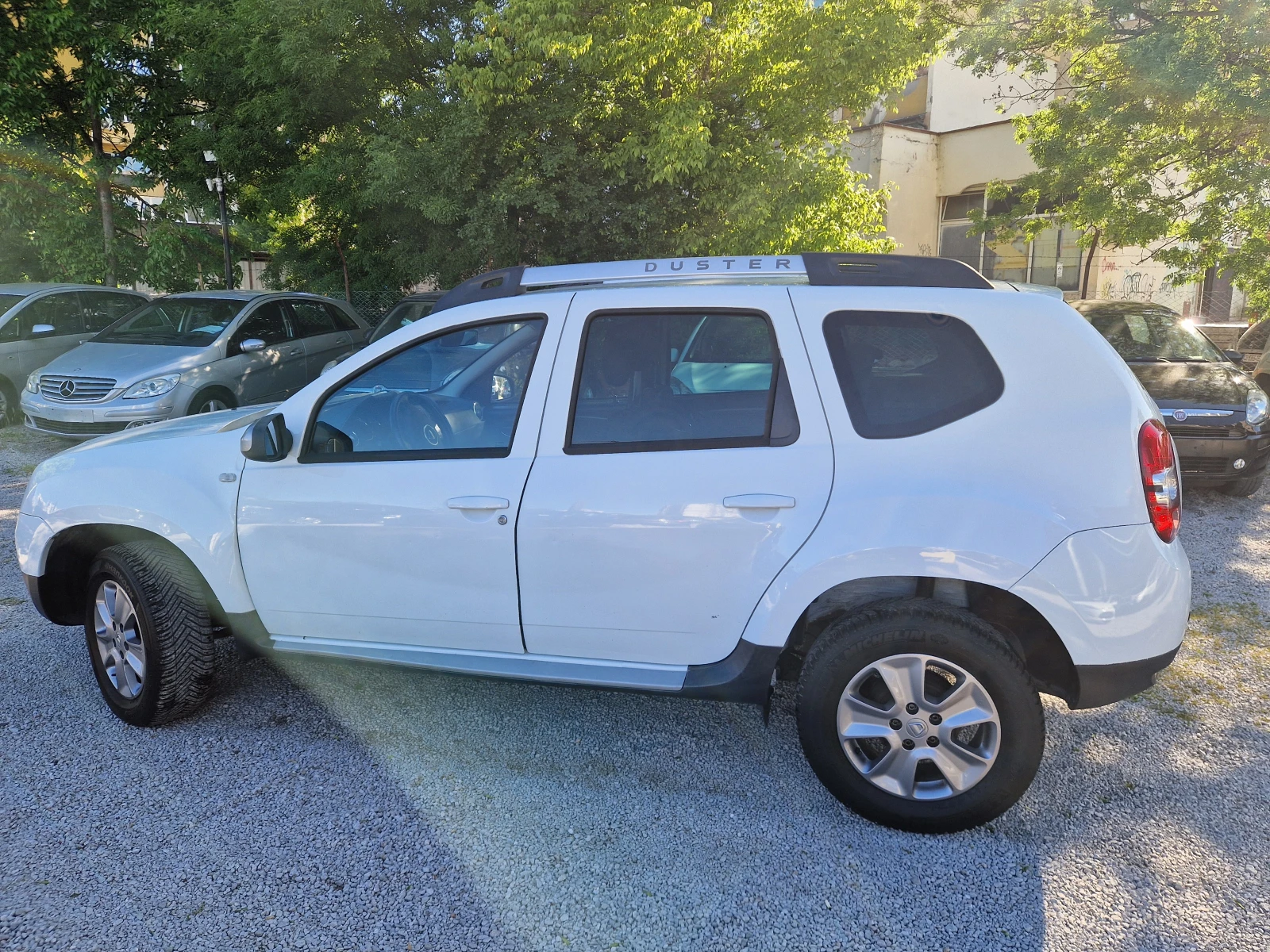 Dacia Duster 1.5dci, снимка 8 - Автомобили и джипове - 54256449