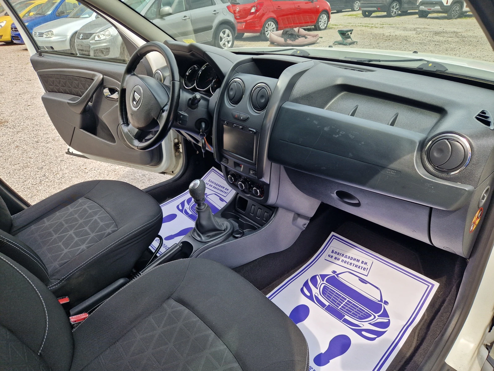 Dacia Duster 1.5dci, снимка 12 - Автомобили и джипове - 54256449