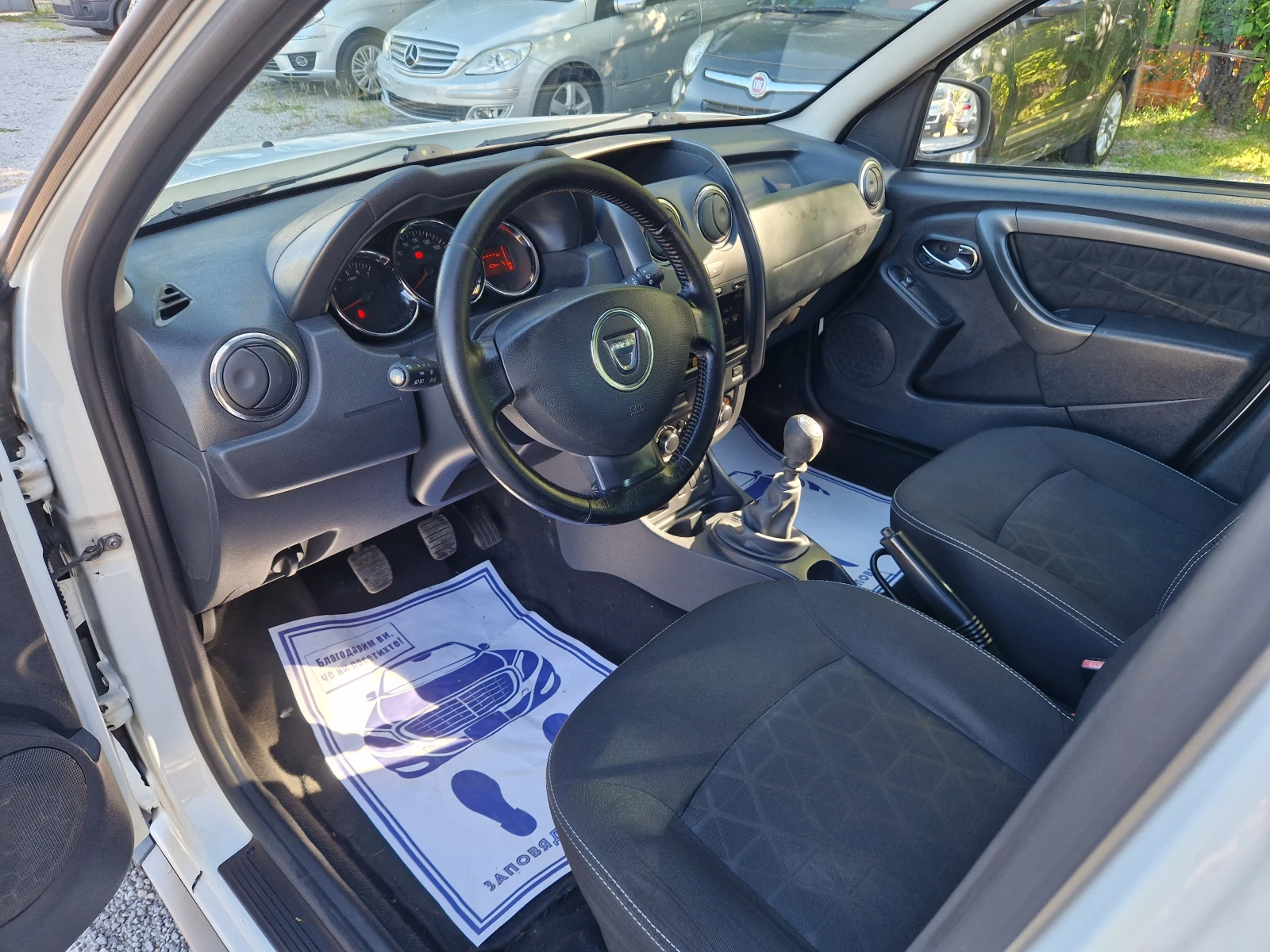 Dacia Duster 1.5dci, снимка 10 - Автомобили и джипове - 54256449
