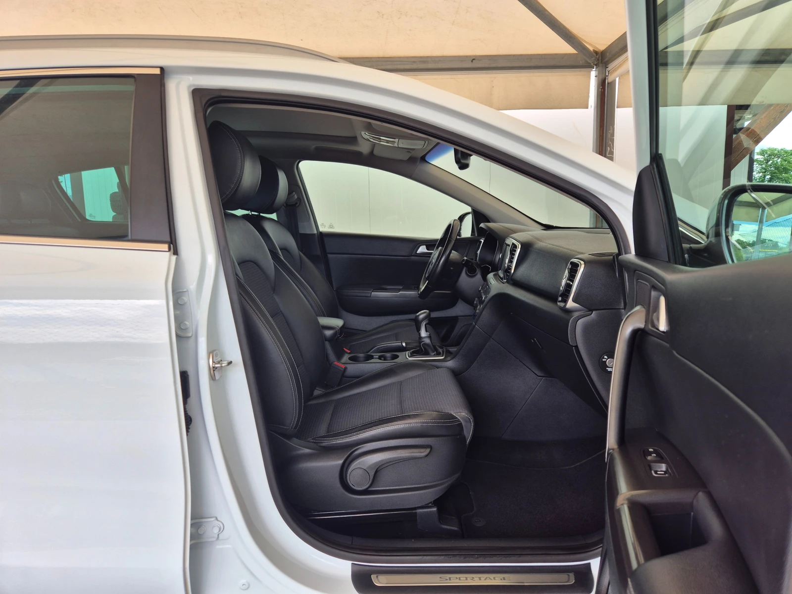 Kia Sportage 1.7CRDI* NAVI* PANORAMA* , снимка 10 - Автомобили и джипове - 54742499