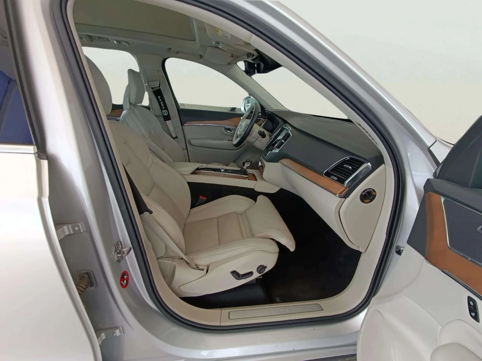 Volvo Xc90 2.0 D5, снимка 9 - Автомобили и джипове - 54745235