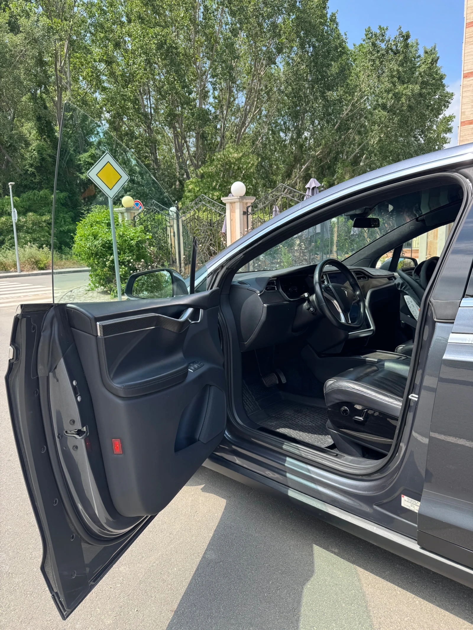 Tesla Model X 90D, снимка 3 - Автомобили и джипове - 55944858