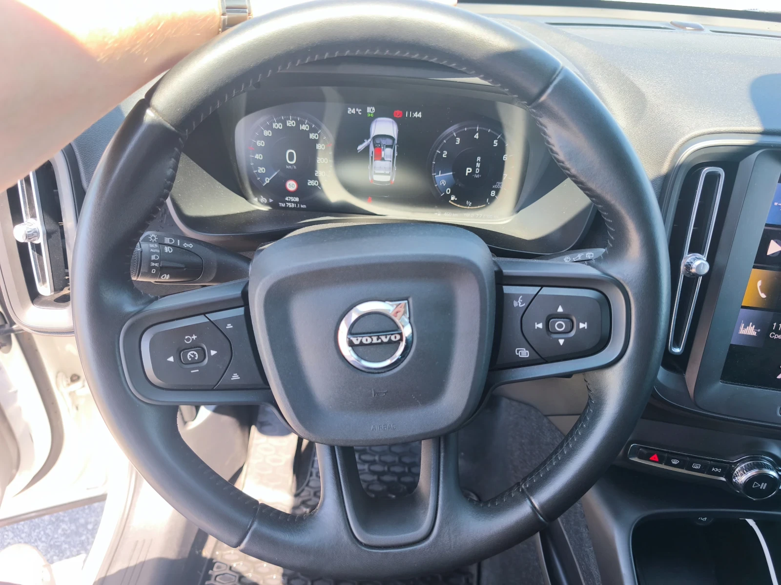 Volvo XC40, снимка 14 - Автомобили и джипове - 56023957