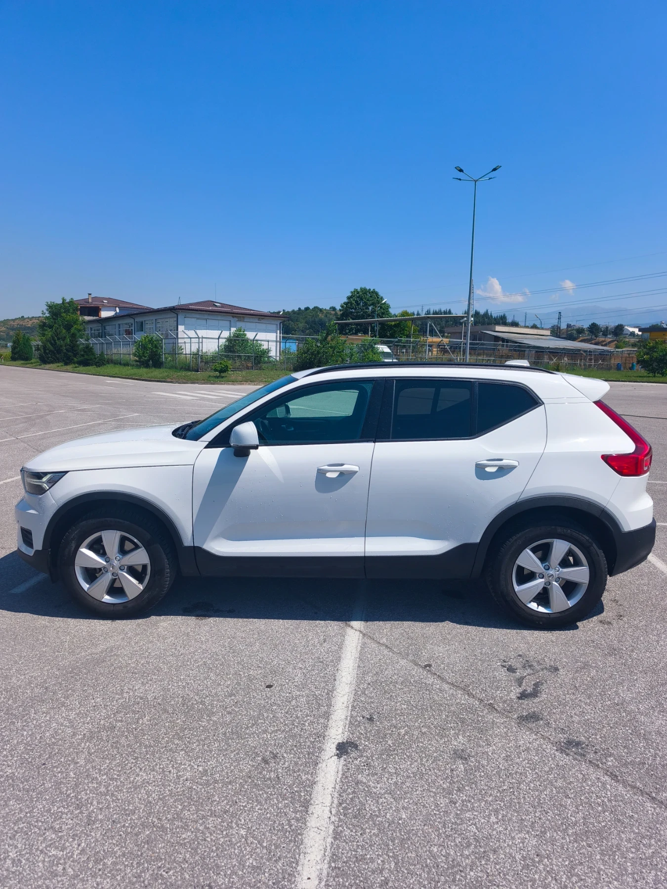 Volvo XC40, снимка 2 - Автомобили и джипове - 56023957