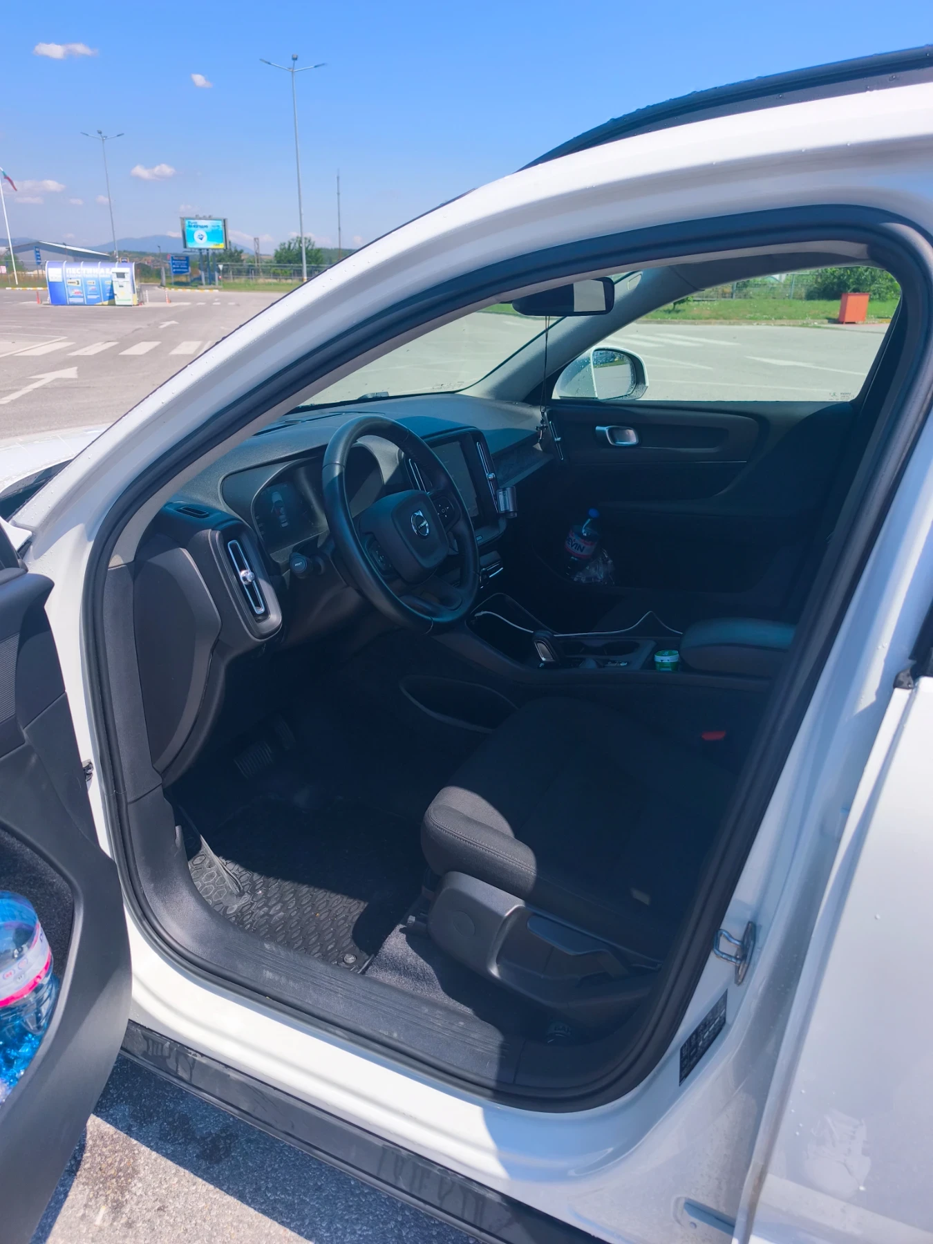 Volvo XC40, снимка 3 - Автомобили и джипове - 56023957