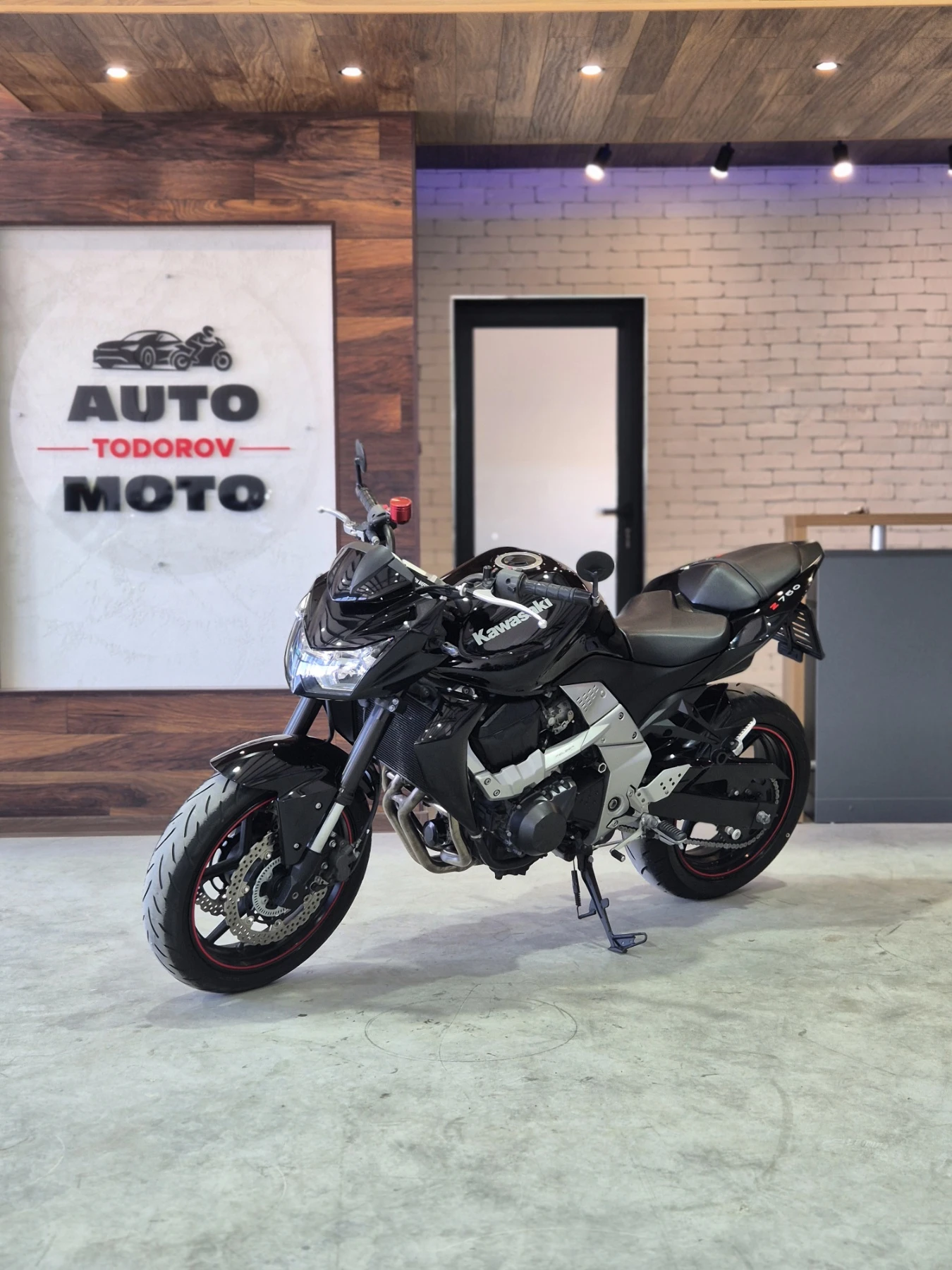 Kawasaki Z 750 ABS!!! A2!! AKRAPOVIC!! Нов внос от ШВЕЙЦАРИЯ!, снимка 3 - Мотоциклети и мототехника - 54440318