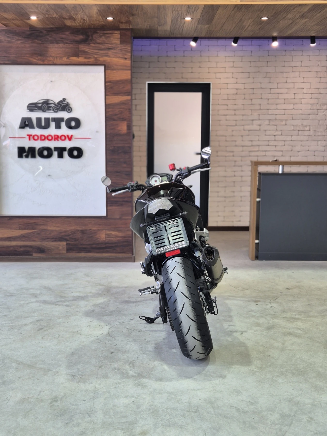 Kawasaki Z 750 ABS!!! A2!! AKRAPOVIC!! Нов внос от ШВЕЙЦАРИЯ!, снимка 7 - Мотоциклети и мототехника - 54440318