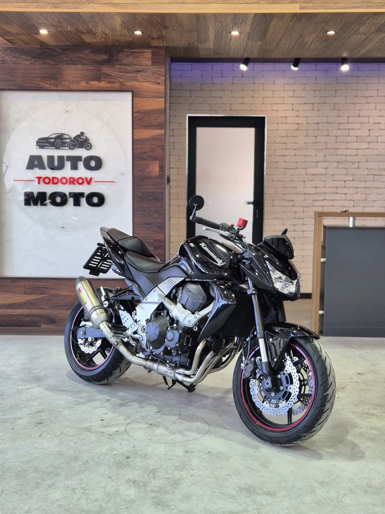 Kawasaki Z 750 ABS!!! A2!! AKRAPOVIC!! Нов внос от ШВЕЙЦАРИЯ!