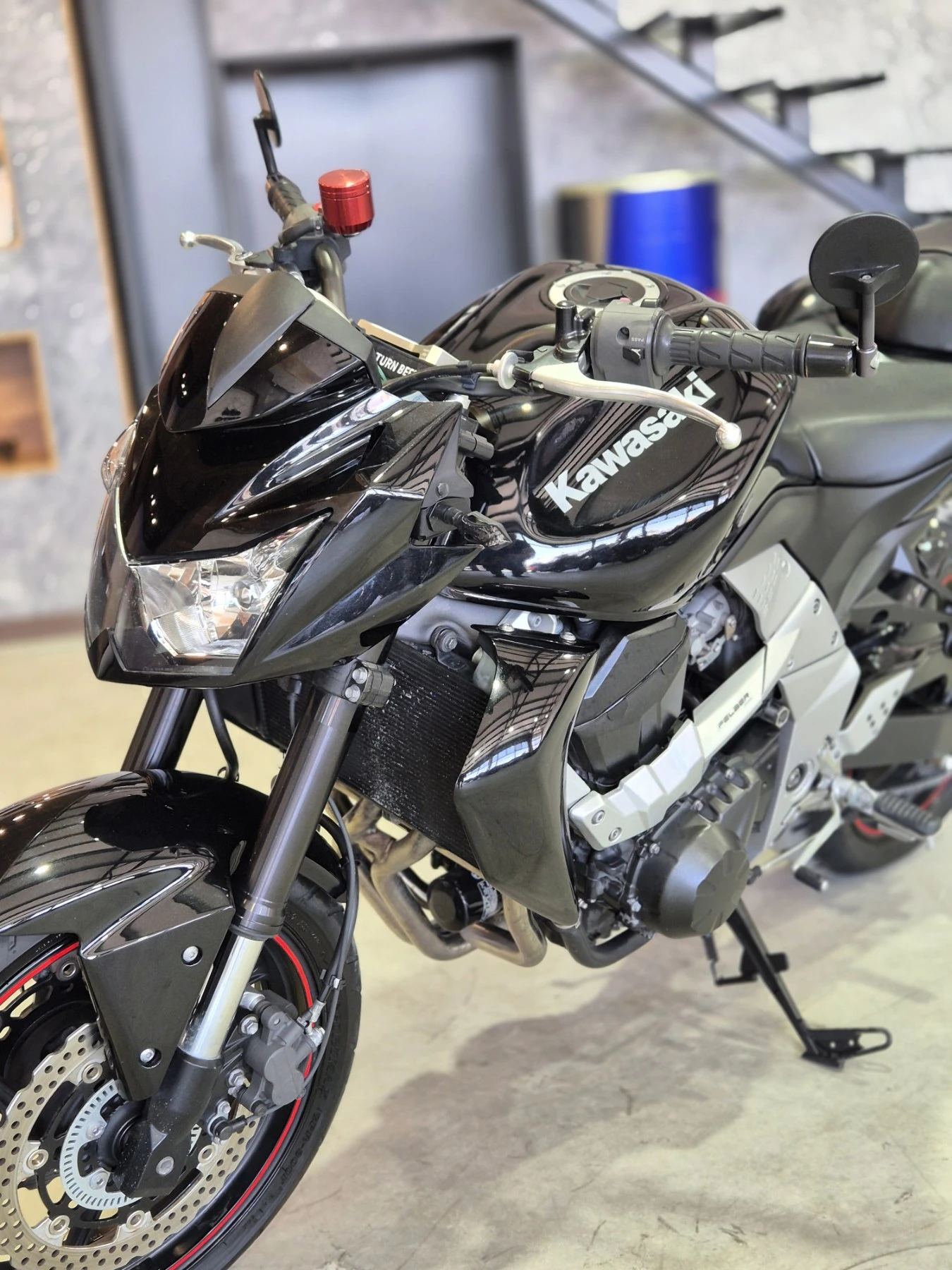 Kawasaki Z 750 ABS!!! A2!! AKRAPOVIC!! Нов внос от ШВЕЙЦАРИЯ!, снимка 9 - Мотоциклети и мототехника - 54440318