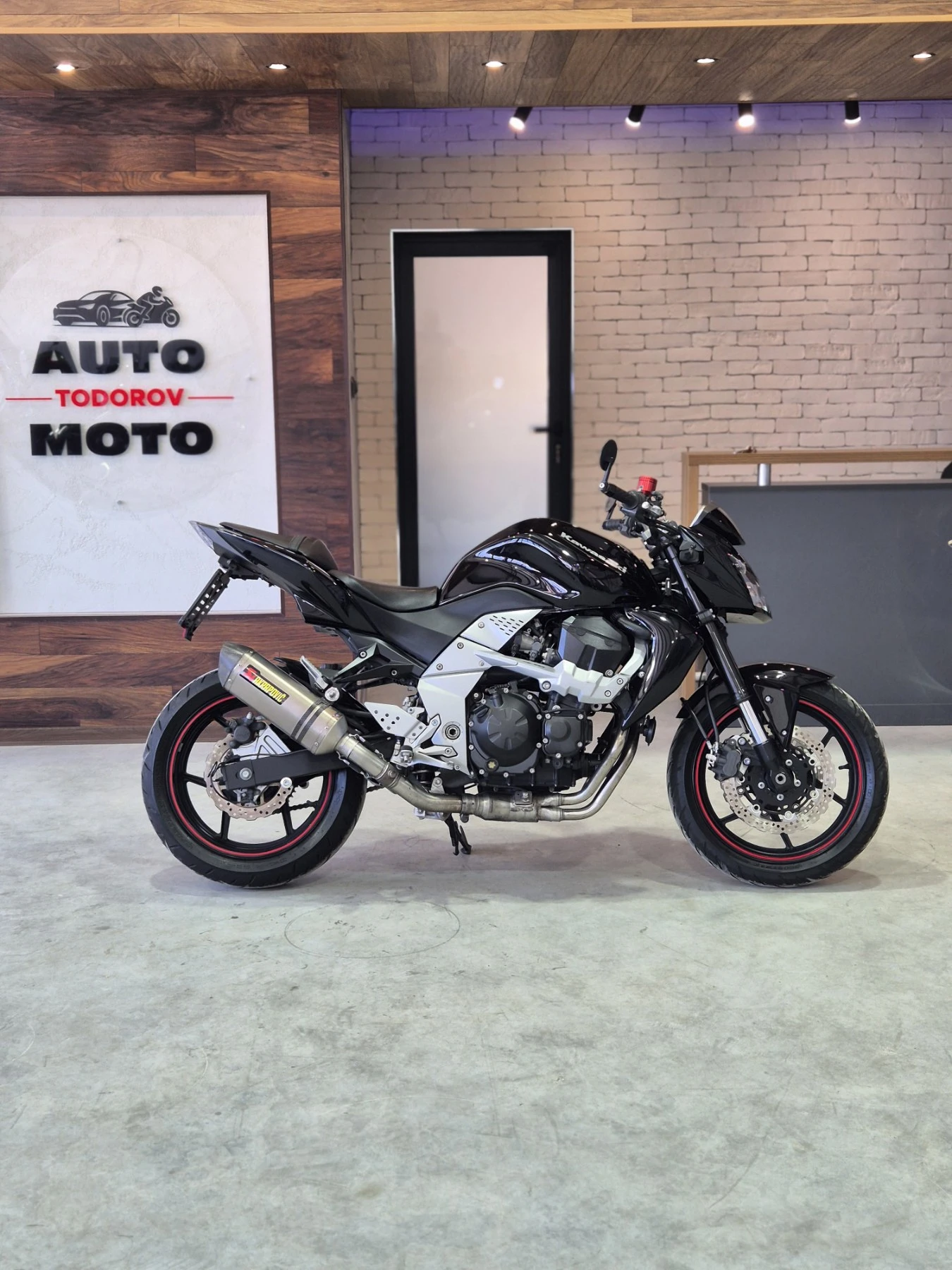 Kawasaki Z 750 ABS!!! A2!! AKRAPOVIC!! Нов внос от ШВЕЙЦАРИЯ!, снимка 8 - Мотоциклети и мототехника - 54440318