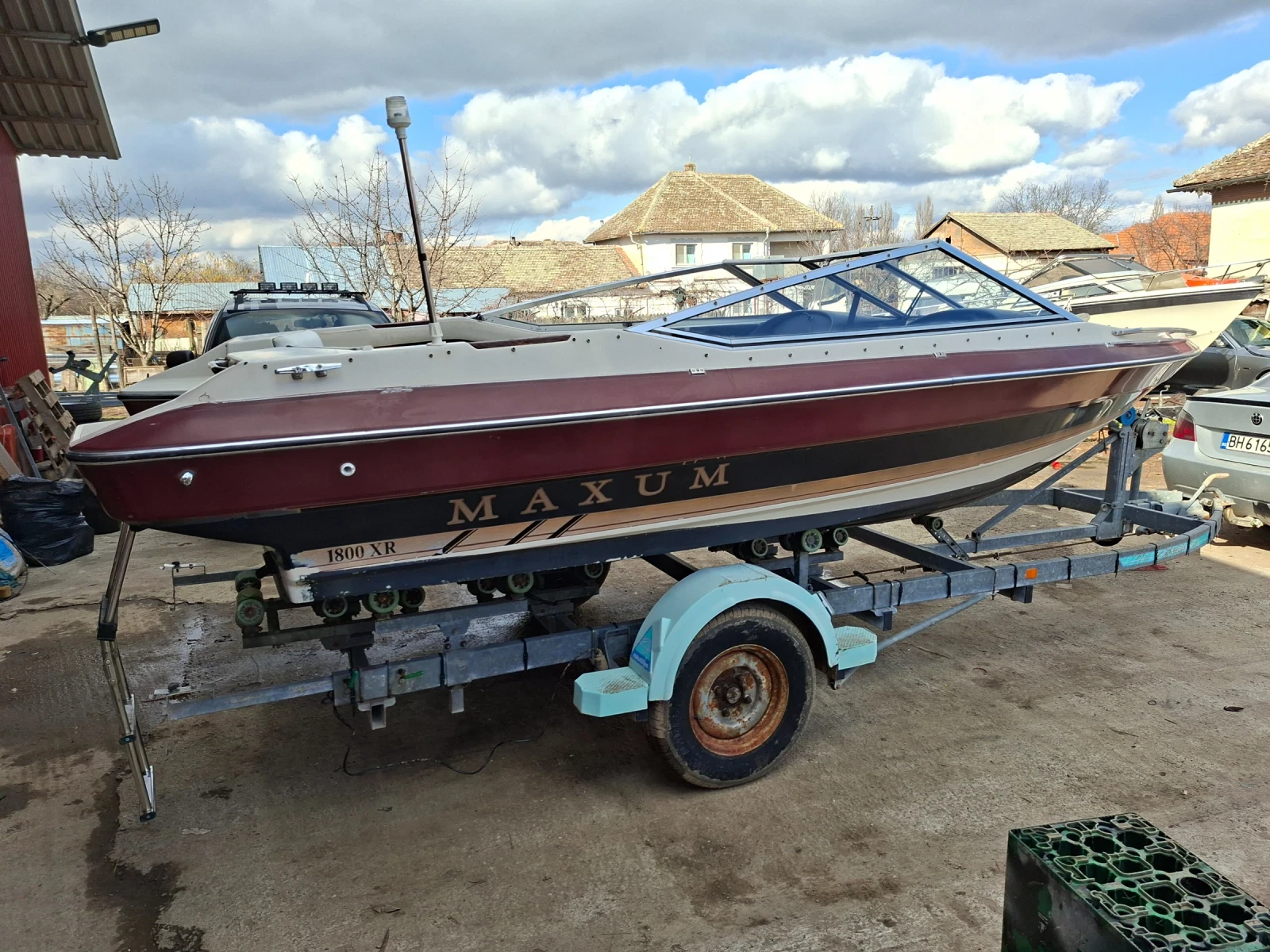 Моторна яхта Maxum 1800XR Bowrider - изображение 10