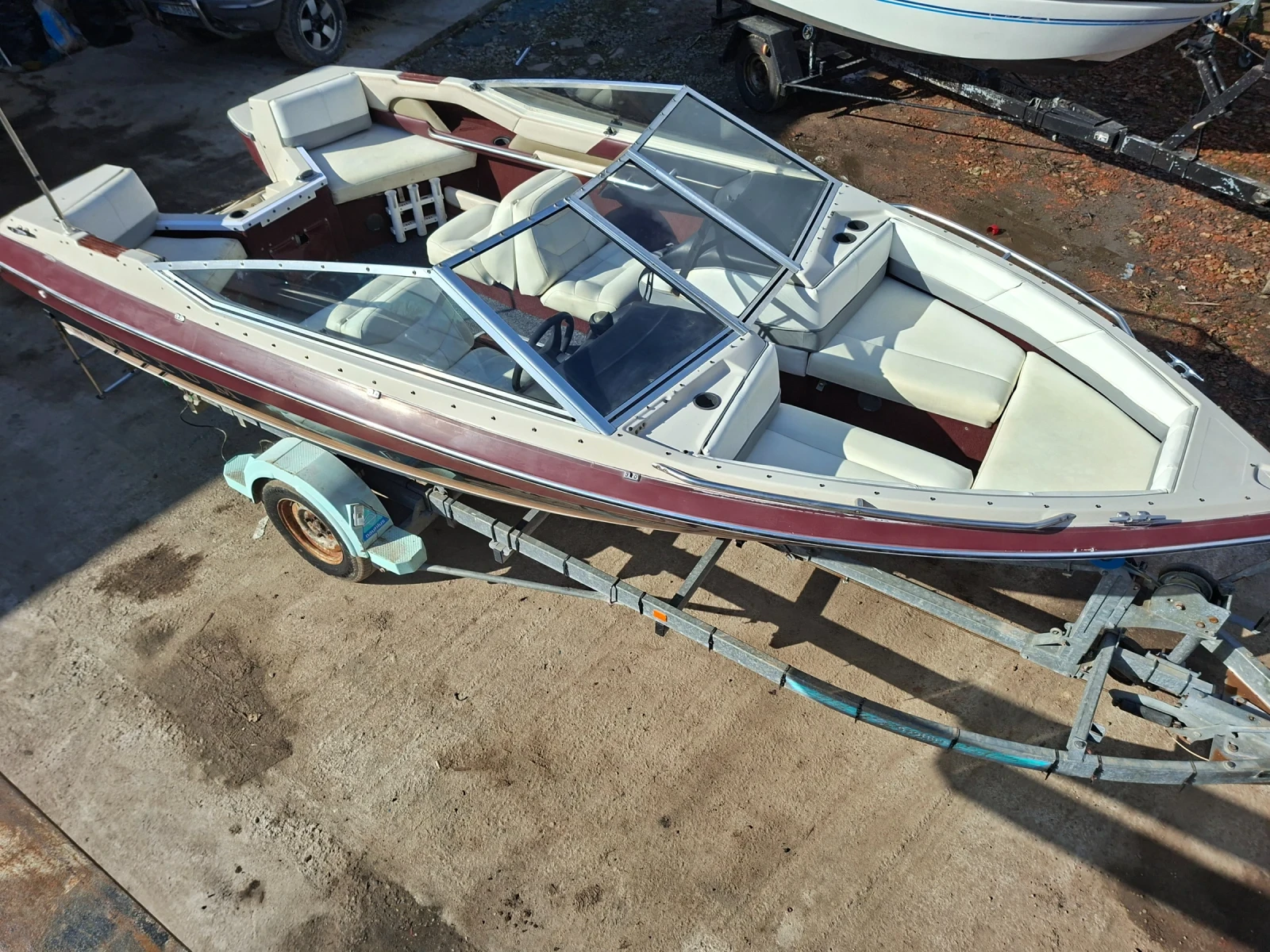 Моторна яхта Maxum 1800XR Bowrider - изображение 2