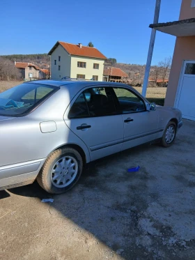 Mercedes-Benz E 220 Е 220, снимка 2